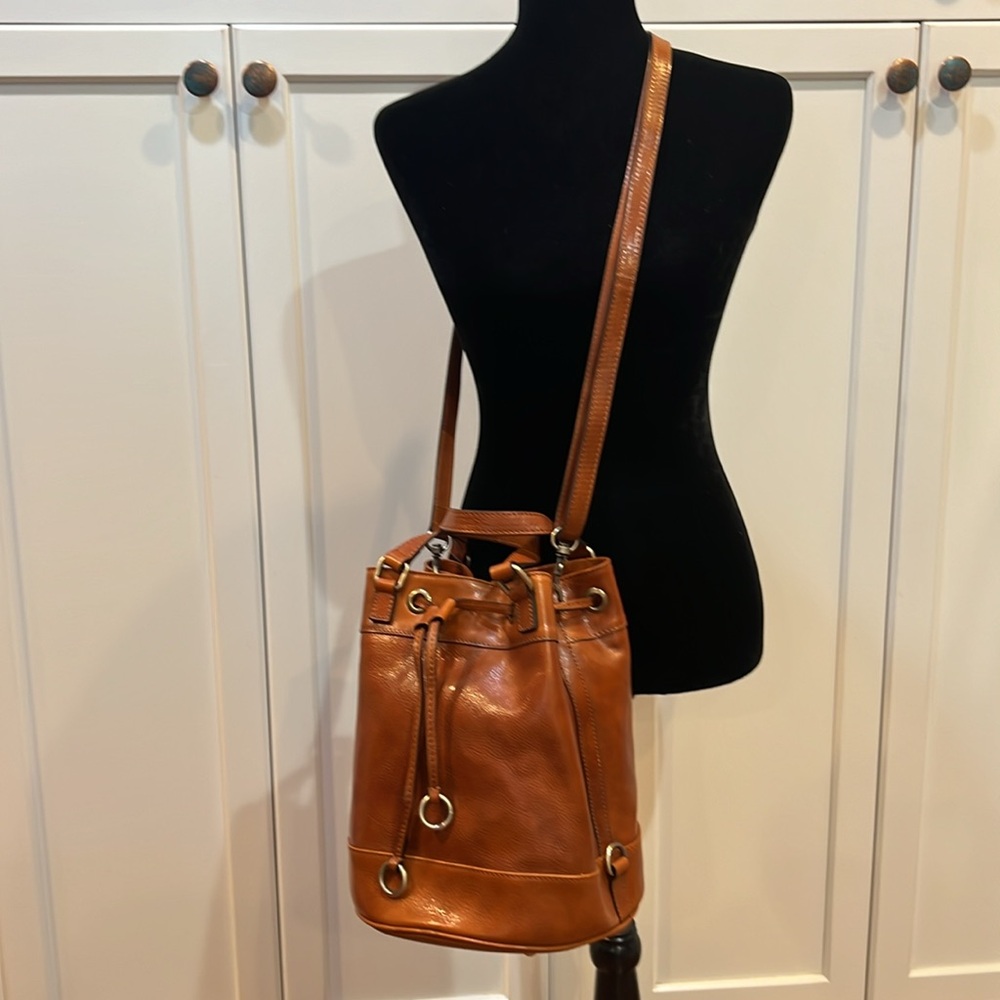 Stylish Brown Backpack With Versatile Design Leat… - image 5